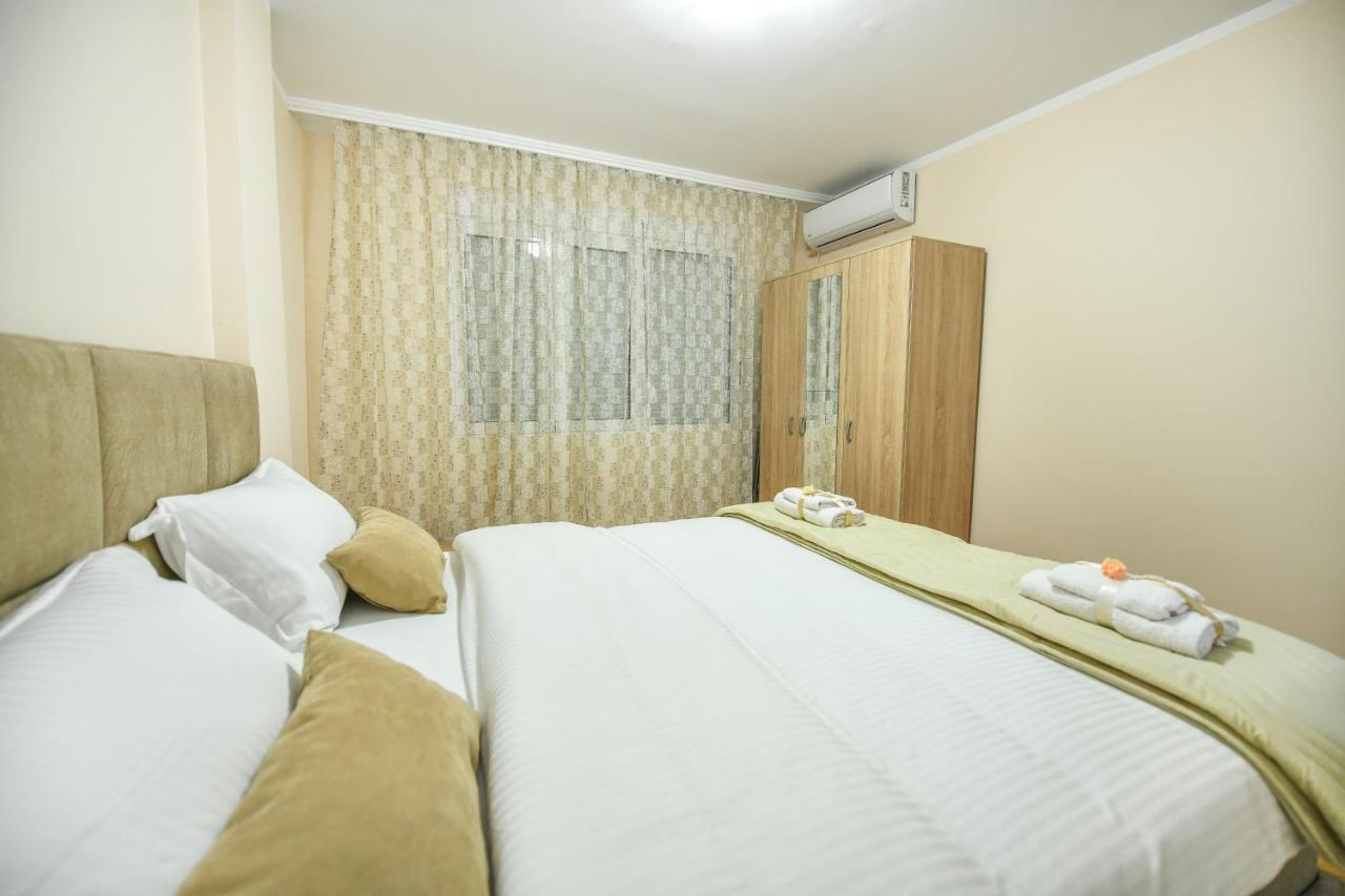 Apartman Centar 2 Podgorica Buitenkant foto