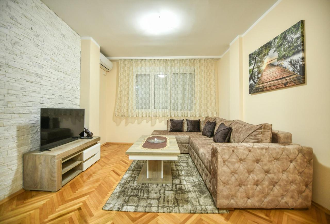 Apartman Centar 2 Podgorica Buitenkant foto