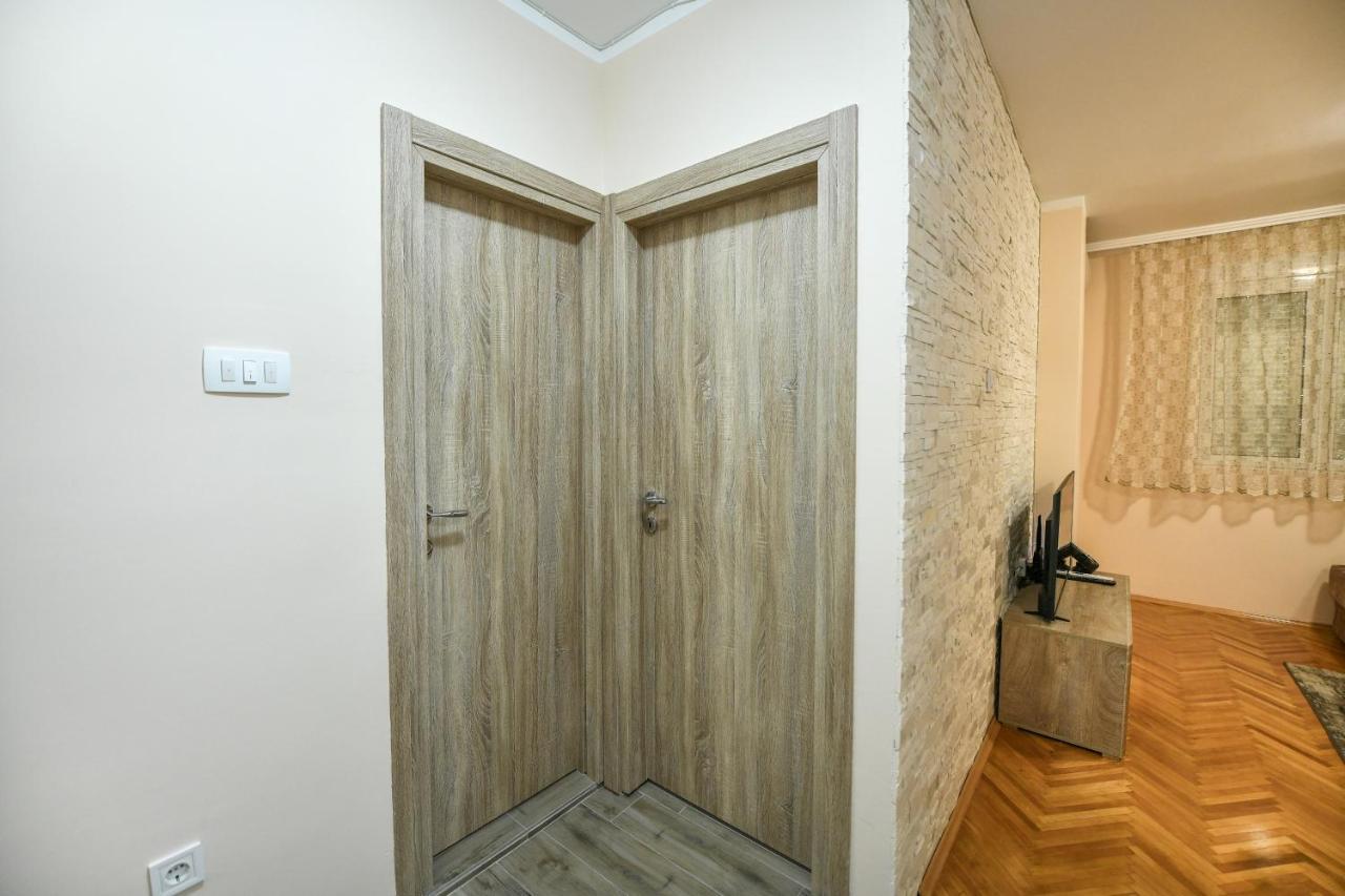 Apartman Centar 2 Podgorica Buitenkant foto
