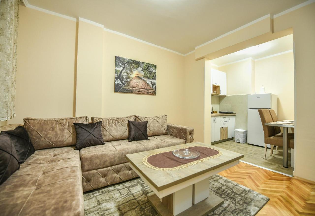 Apartman Centar 2 Podgorica Buitenkant foto