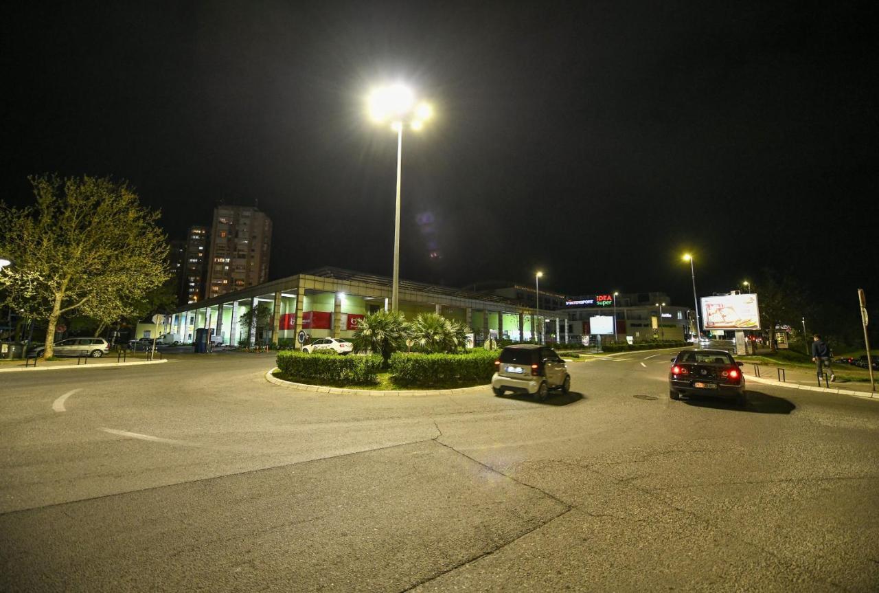 Apartman Centar 2 Podgorica Buitenkant foto